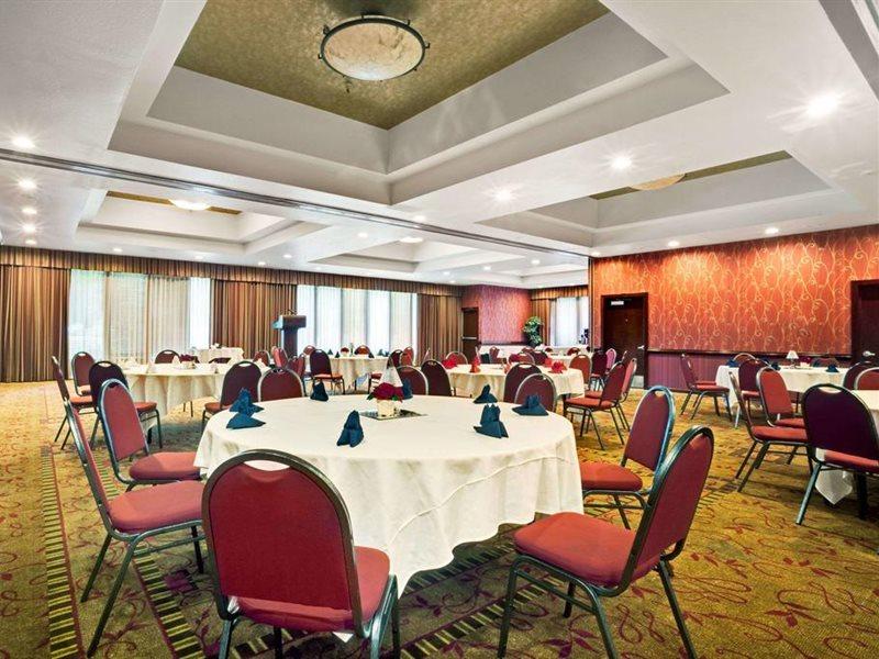 Ramada By Wyndham Tukwila Southcenter Hotel Kültér fotó