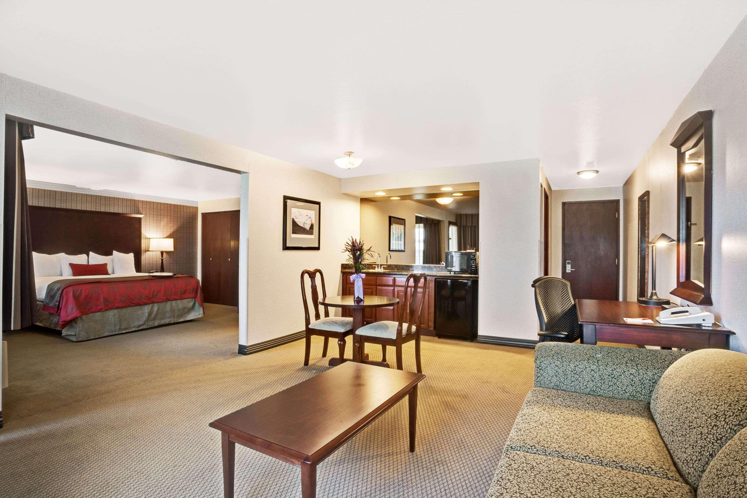 Ramada By Wyndham Tukwila Southcenter Hotel Kültér fotó