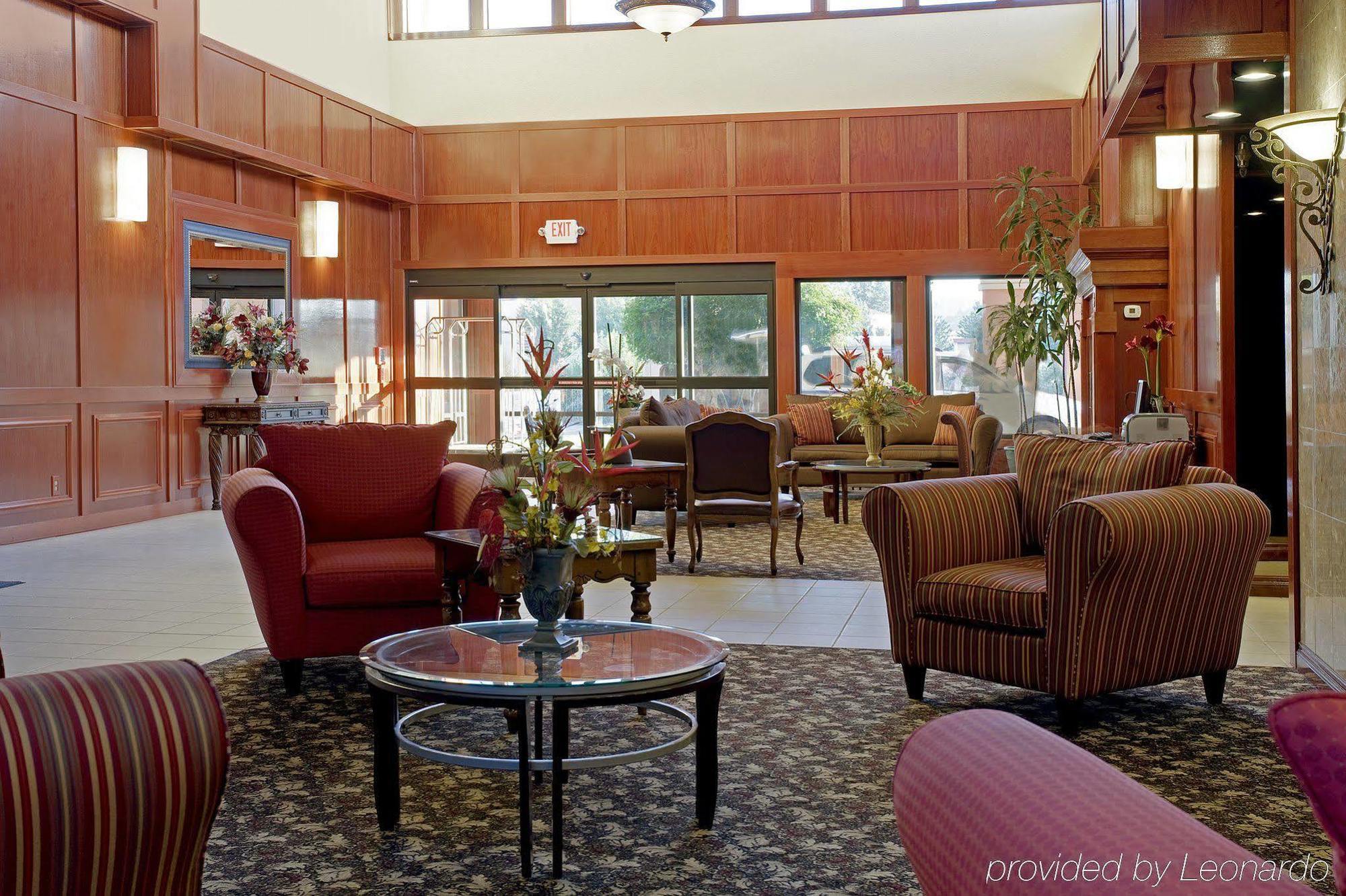 Ramada By Wyndham Tukwila Southcenter Hotel Beltér fotó